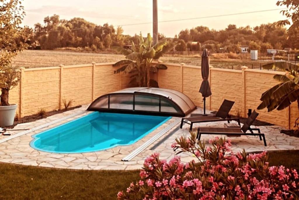 Pool, Sauna Und Blick Ins Gruene Wittenberg Bagian luar foto